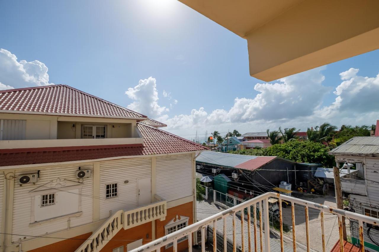 Voyager Sun & Reef Hotel San Pedro  Exterior photo