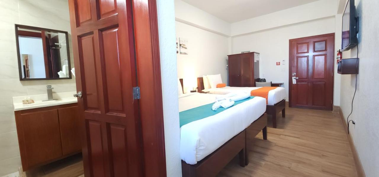 Voyager Sun & Reef Hotel San Pedro  Exterior photo