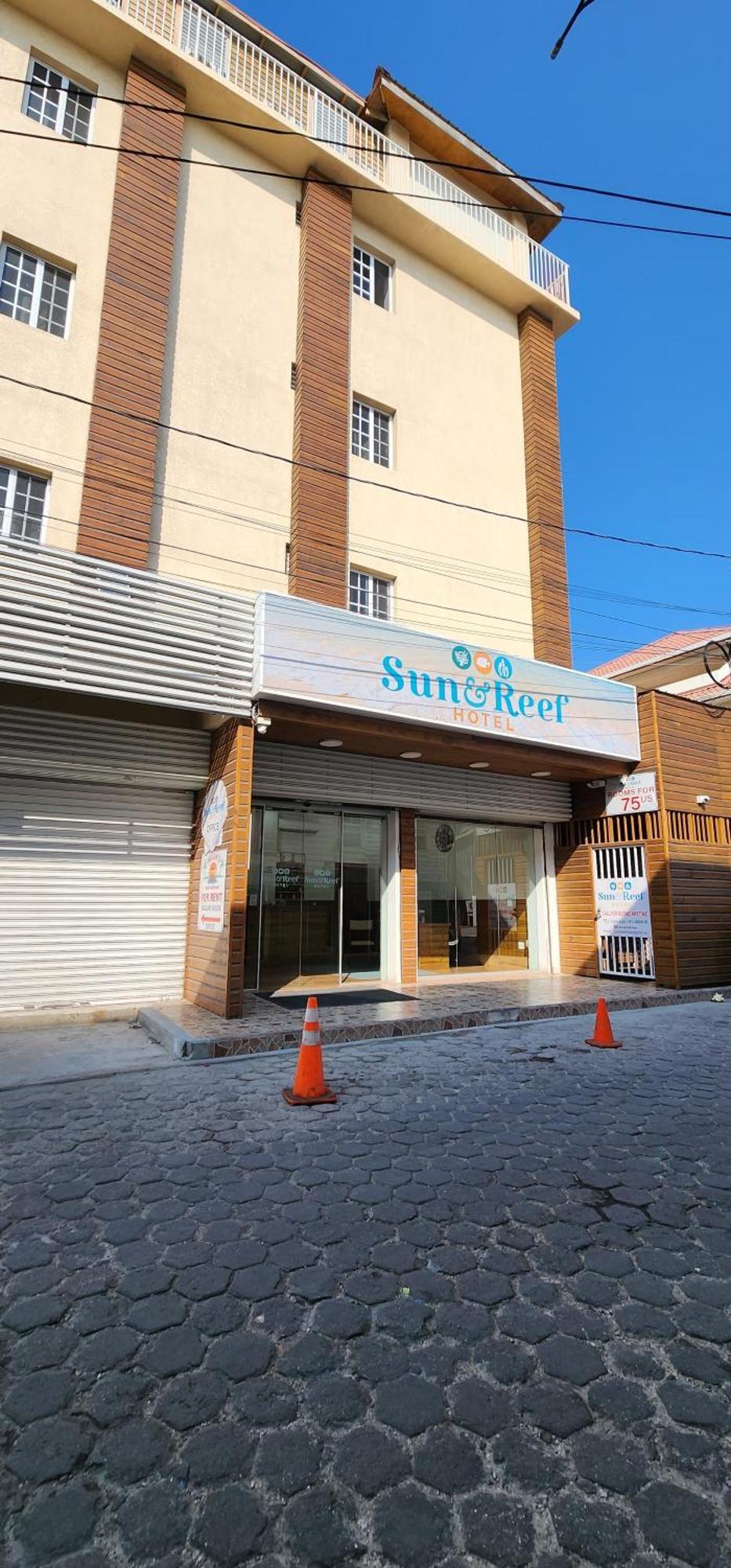 Voyager Sun & Reef Hotel San Pedro  Exterior photo