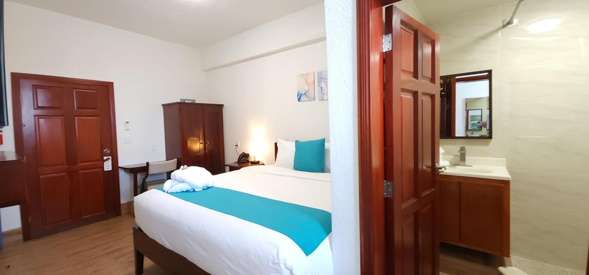 Voyager Sun & Reef Hotel San Pedro  Exterior photo
