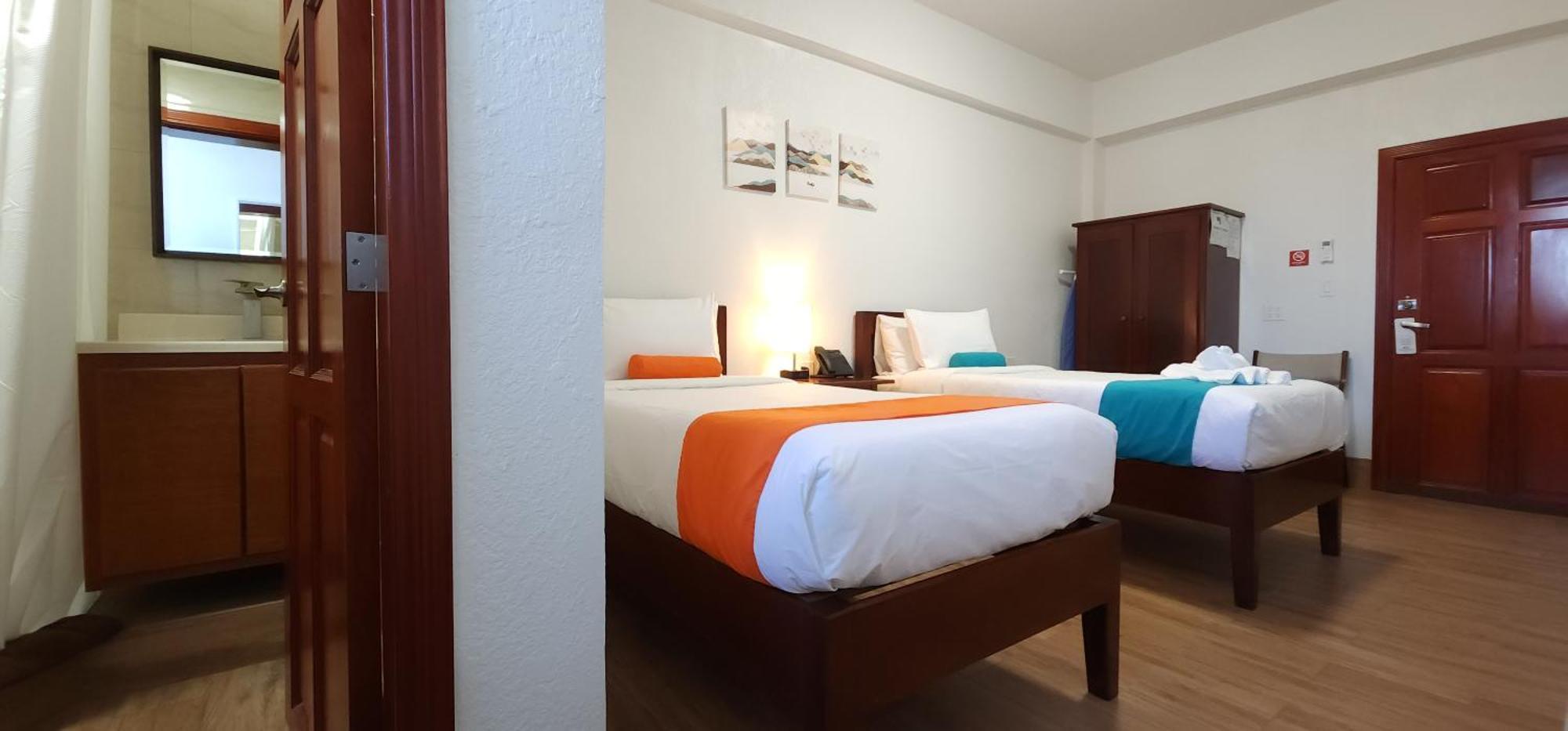 Voyager Sun & Reef Hotel San Pedro  Exterior photo